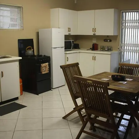 Casa En Gregg -Exquisite 2-Bedroom Self Catering Unit - 1 Car Parking Space East London Exterior foto