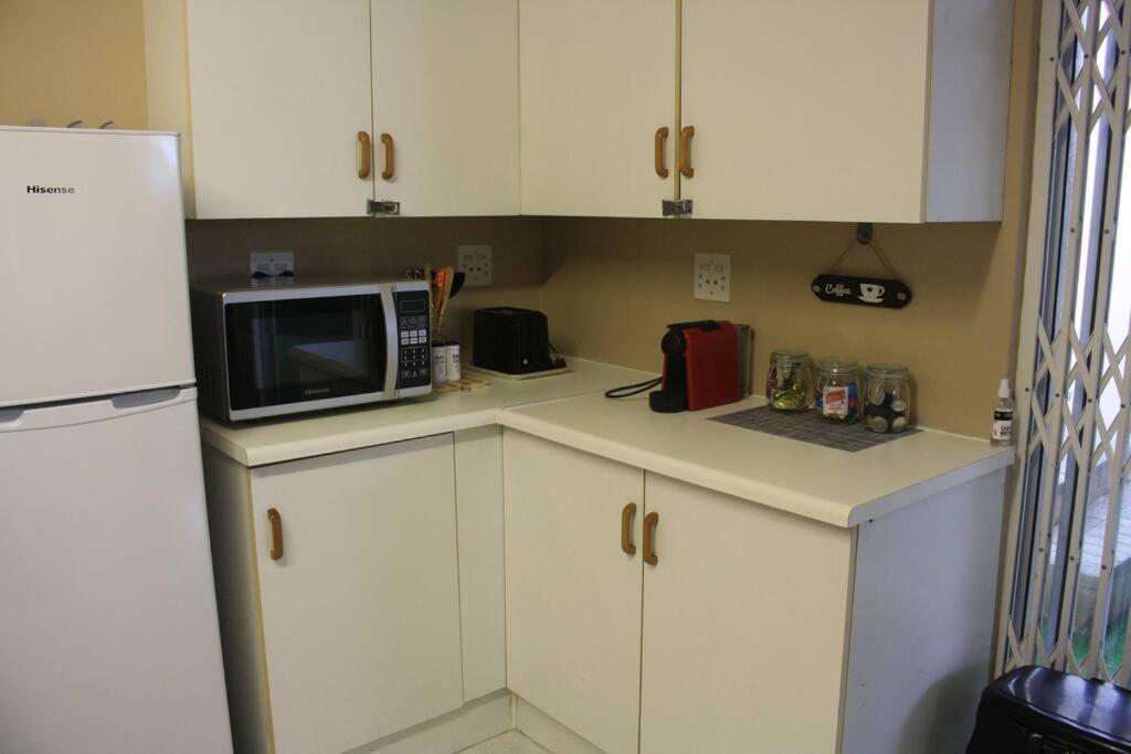 Apartment Casa En Gregg -exquisite 2-bedroom Self Catering Unit - 1 Car Parking Space East London