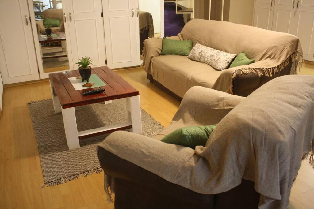 Apartment Casa En Gregg -exquisite 2-bedroom Self Catering Unit - 1 Car Parking Space East London